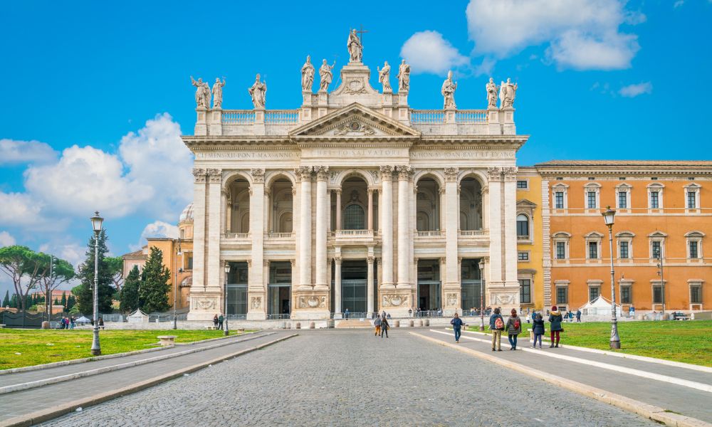 Ilustración de la Basílica de San Juan de Letrán en Roma