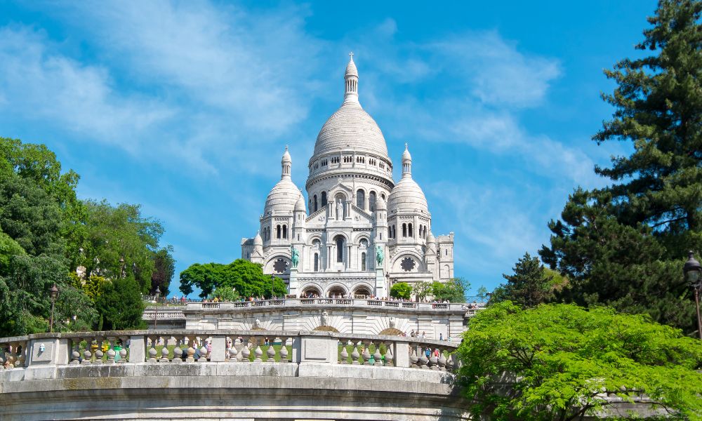 Basilica of the Sacred Heart: pilgrimage to the monument of divine love in Montmartre