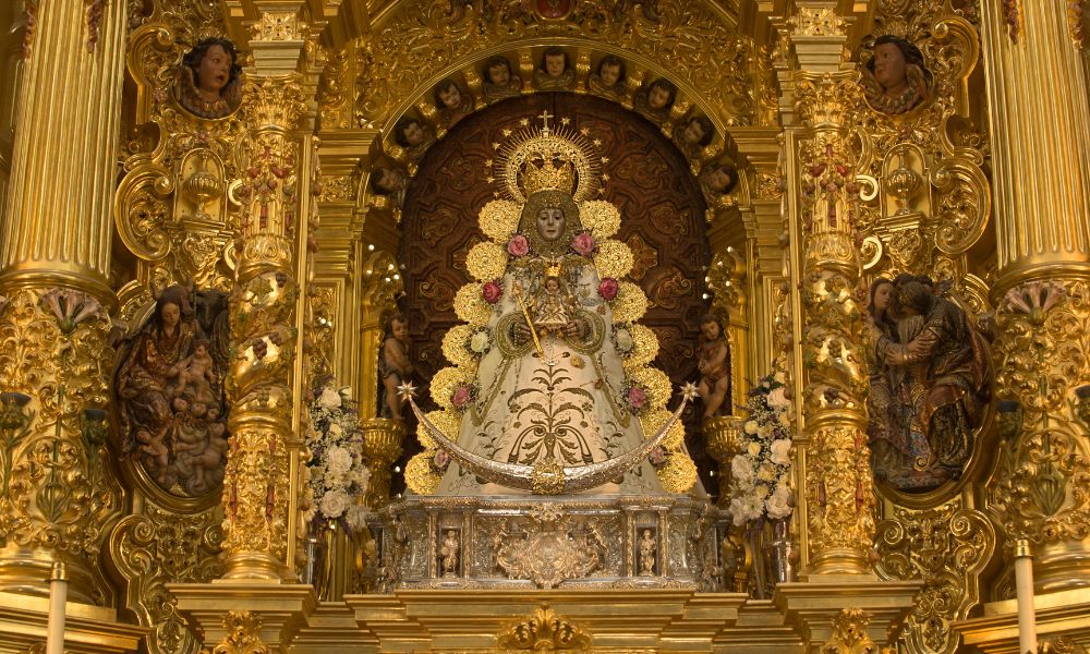 Ilustración de la Virgen del Rocío, venerada en Andalucía